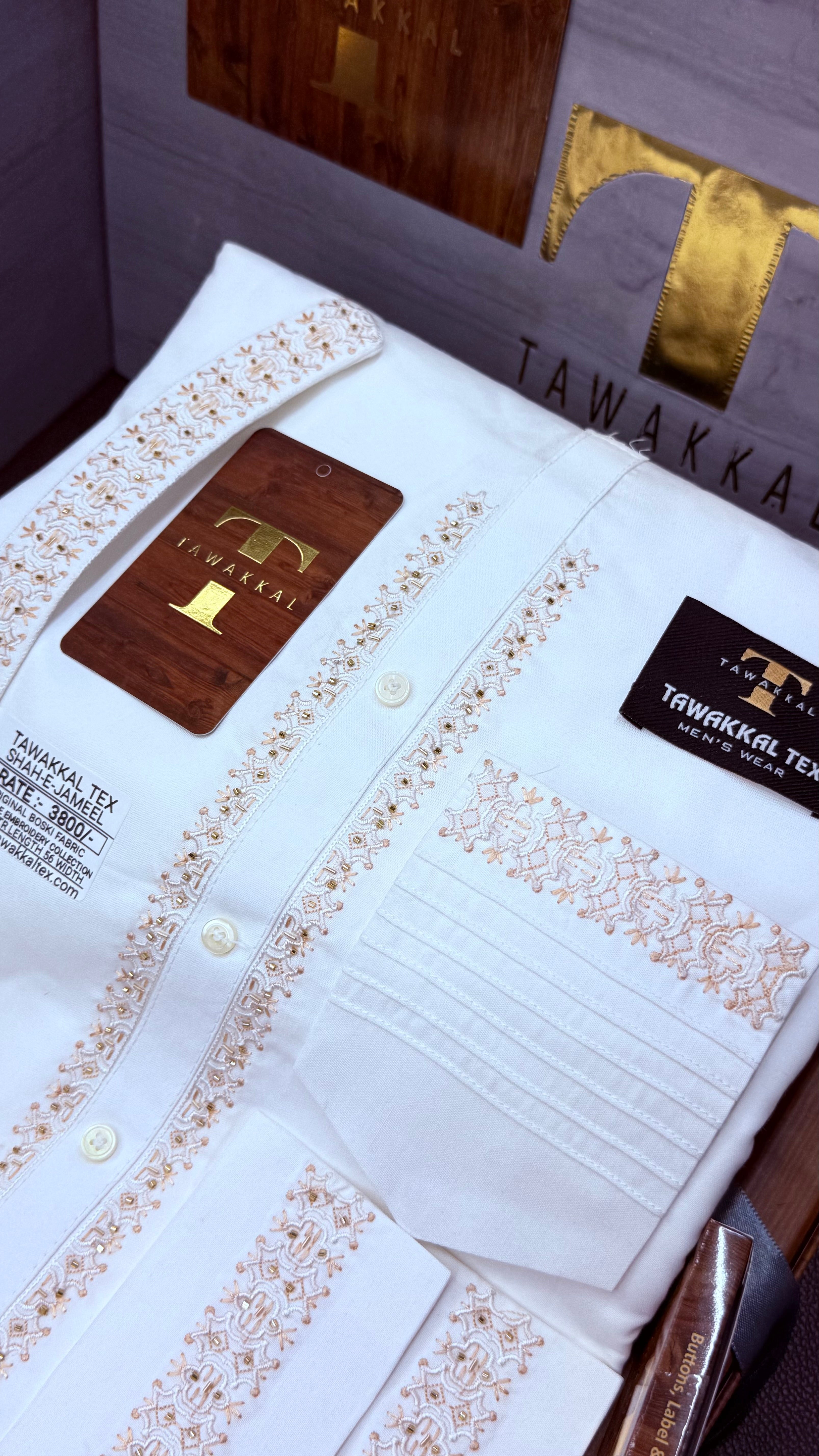 BOSKI KING WHITE -SHAH-E-JAMEEL  ADVANCE TARKASHI EMBROIDERY UNSTICHED KURTA SALWAR PATHANI (TAWAKKAL TEX)