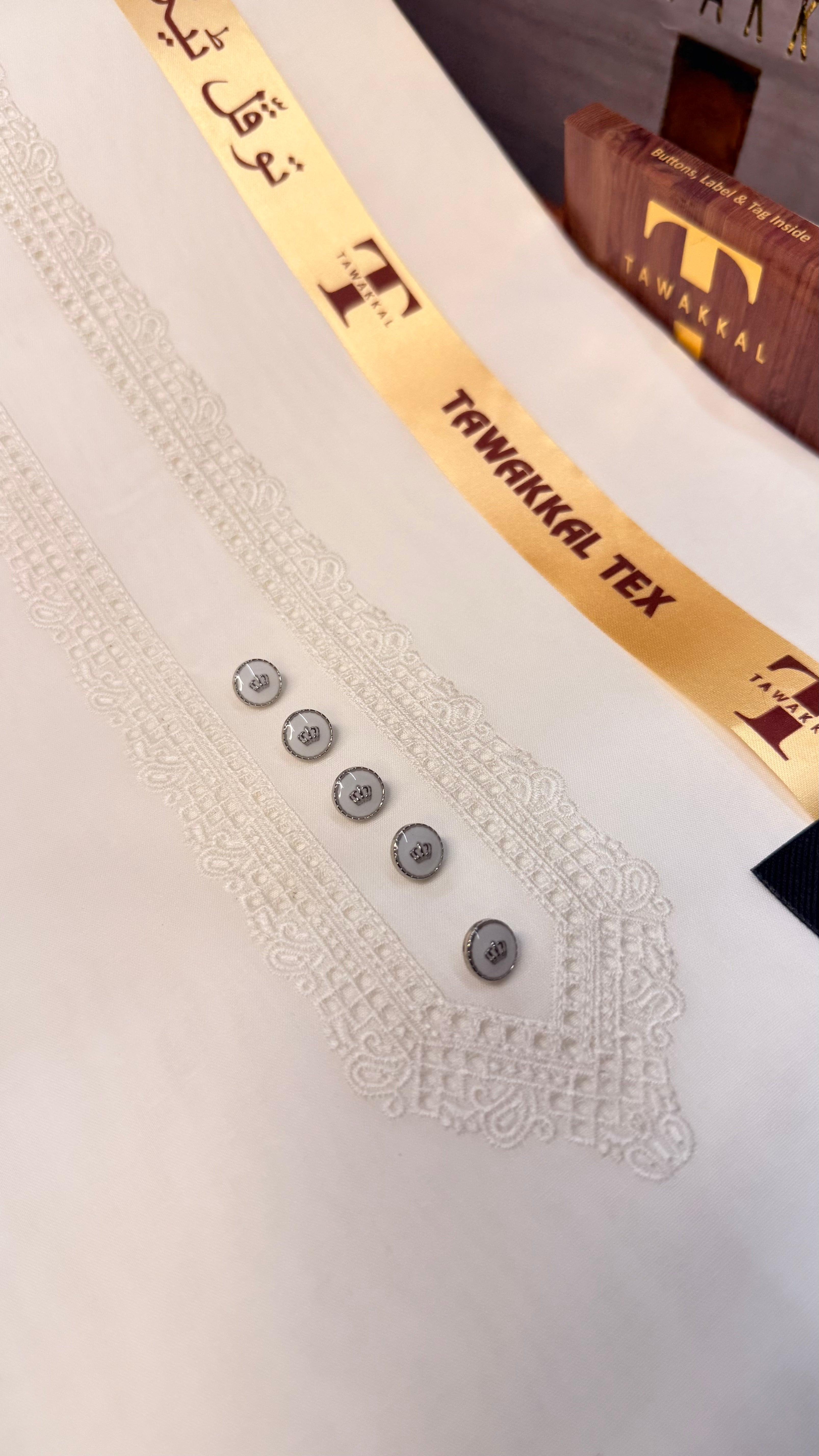 -ABROO BORING EMBROIDERY LAWN COTTON ( WITH AQ365 PERFUME FREE)