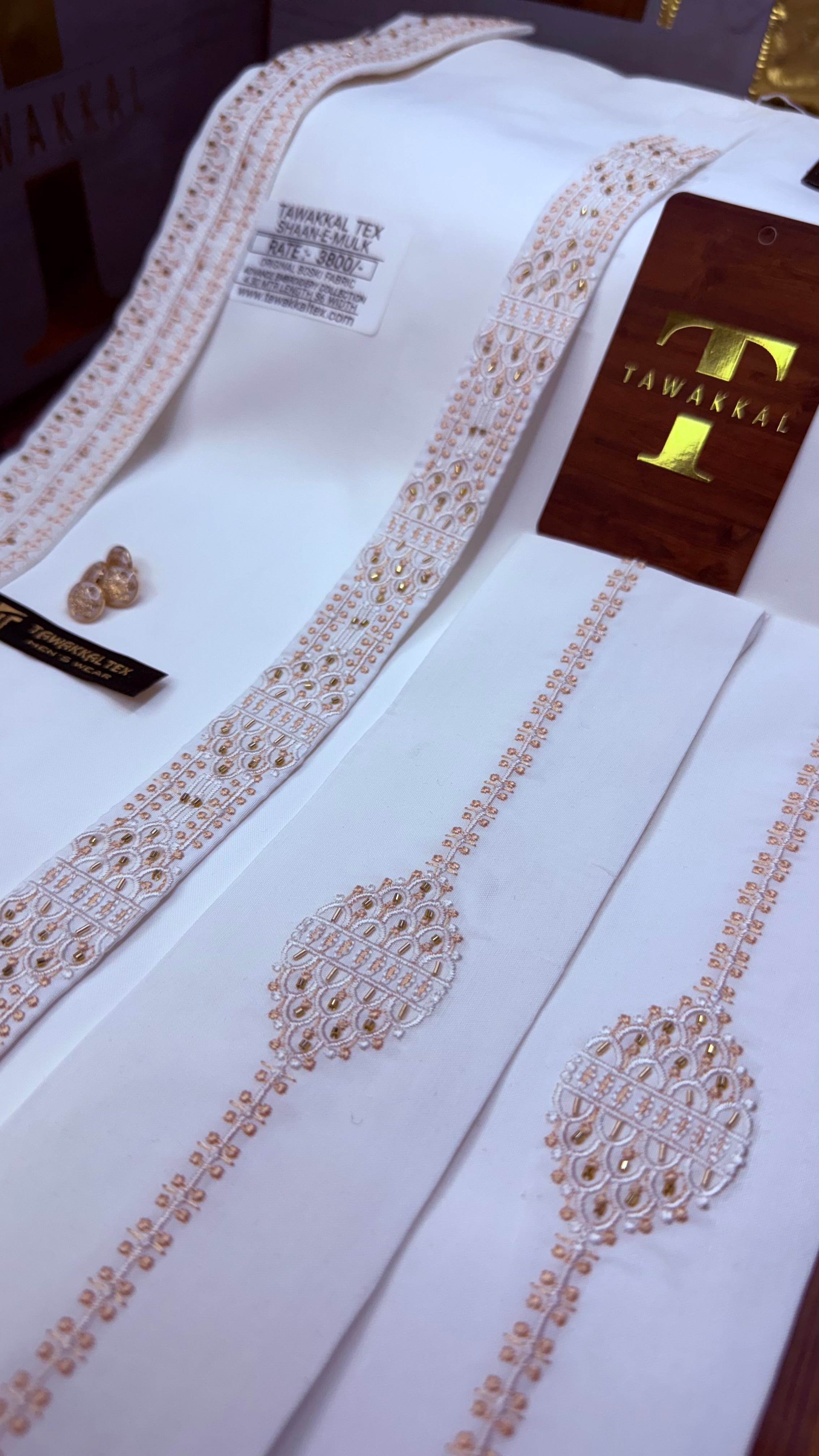 -SHAAN-E-MULK BOSKI KING WHITE ADVANCE TARKASHI EMBROIDERY UNSTICHED KURTA SALWAR PATHANI (TAWAKKAL TEX)