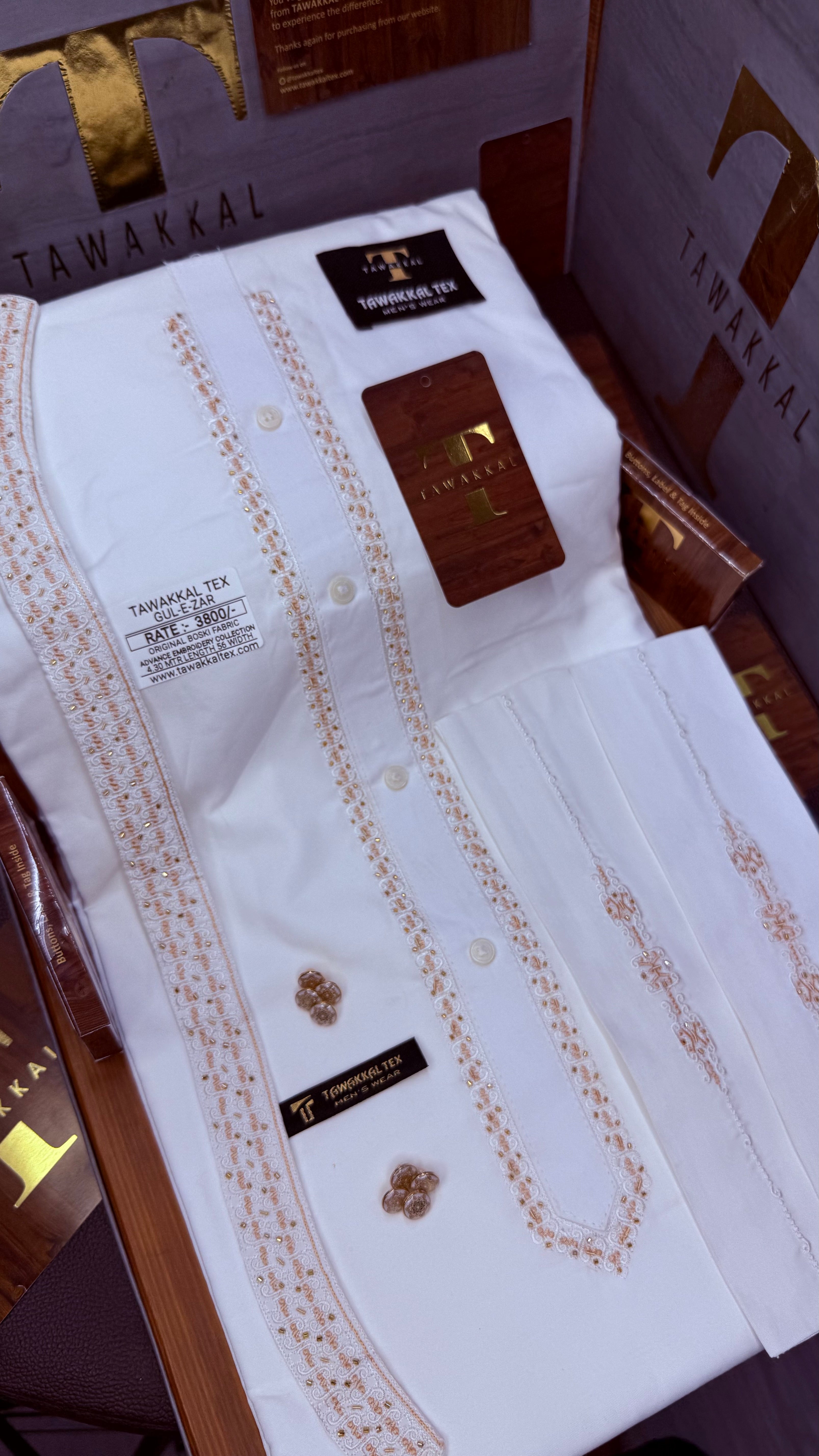 -GUL-E-ZAR BOSKI KING WHITE ADVANCE TARKASHI EMBROIDERY UNSTICHED KURTA SALWAR PATHANI (TAWAKKAL TEX)