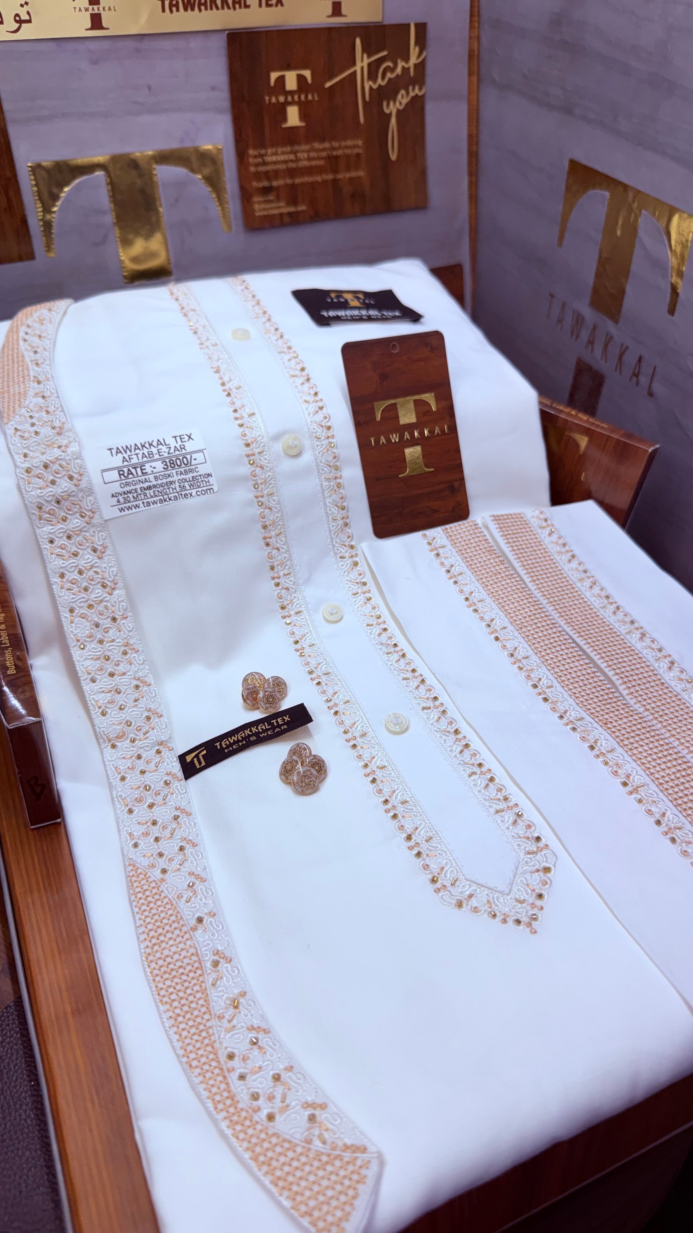 -AFTAB-E-ZAR BOSKI KING WHITE ADVANCE TARKASHI EMBROIDERY UNSTICHED KURTA SALWAR PATHANI (TAWAKKAL TEX)