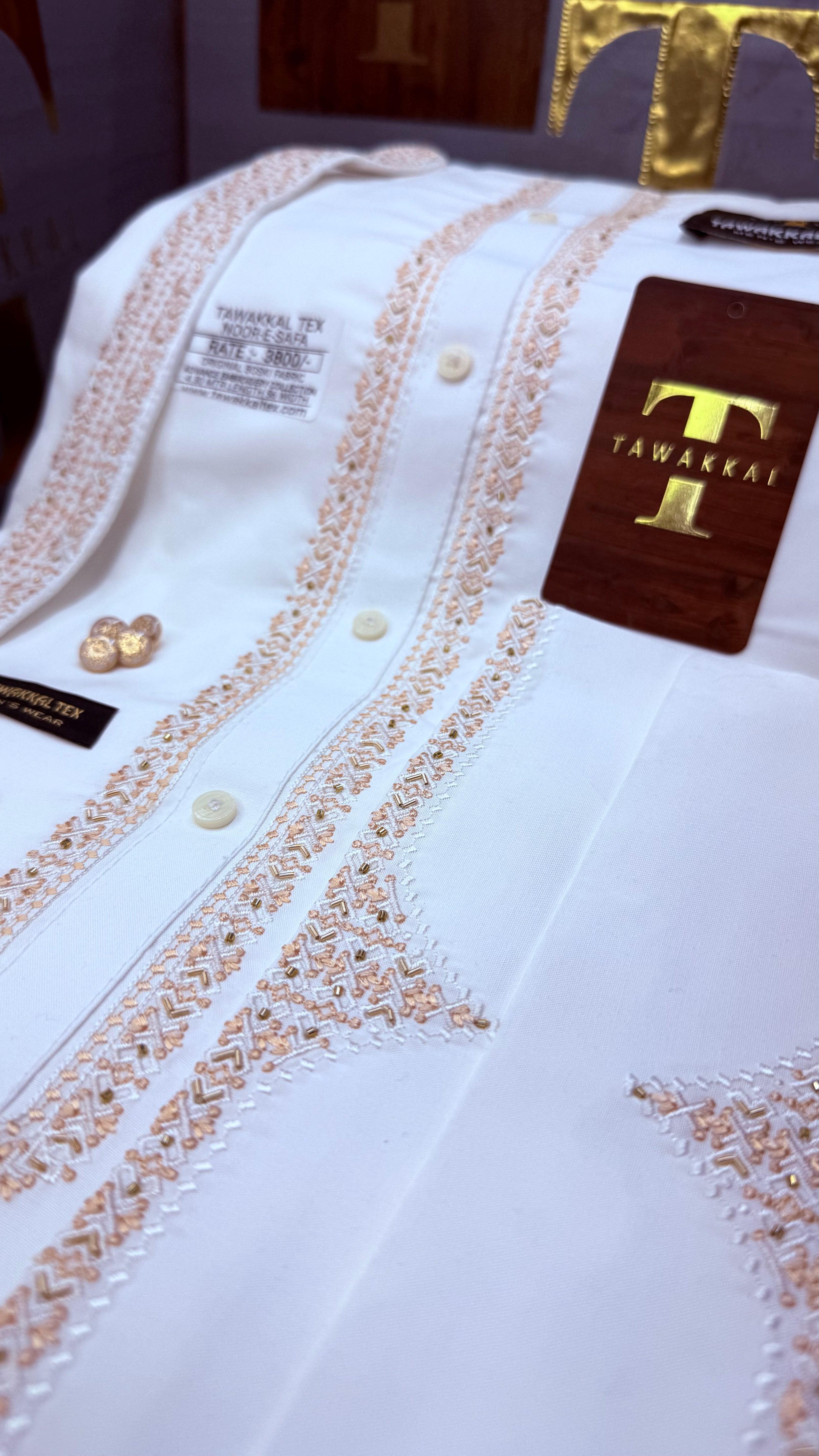 -NOOR-E-SAFA BOSKI KING WHITE ADVANCE TARKASHI EMBROIDERY UNSTICHED KURTA SALWAR PATHANI (TAWAKKAL TEX)