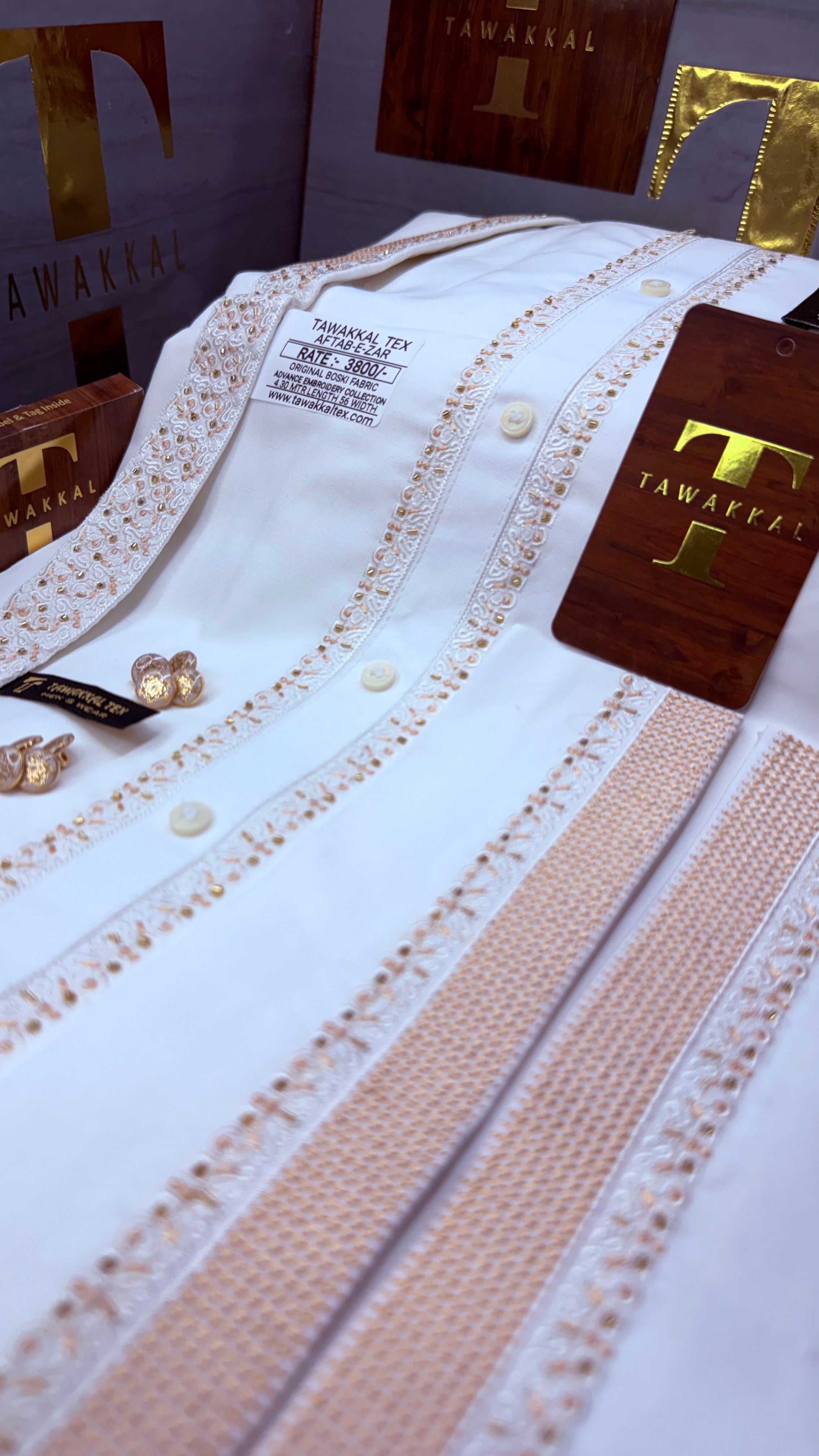 -AFTAB-E-ZAR BOSKI KING WHITE ADVANCE TARKASHI EMBROIDERY UNSTICHED KURTA SALWAR PATHANI (TAWAKKAL TEX)