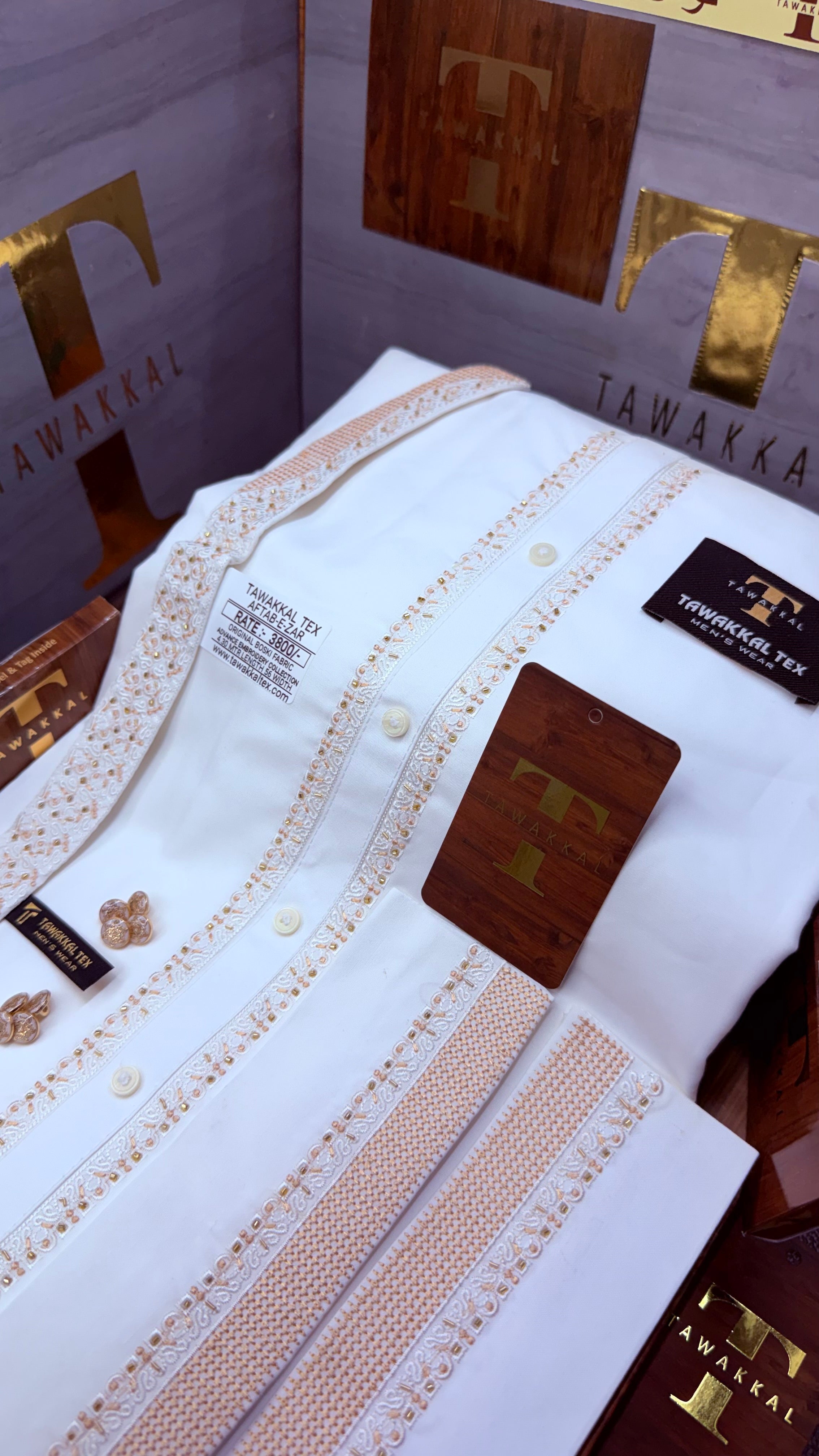 -AFTAB-E-ZAR BOSKI KING WHITE ADVANCE TARKASHI EMBROIDERY UNSTICHED KURTA SALWAR PATHANI (TAWAKKAL TEX)