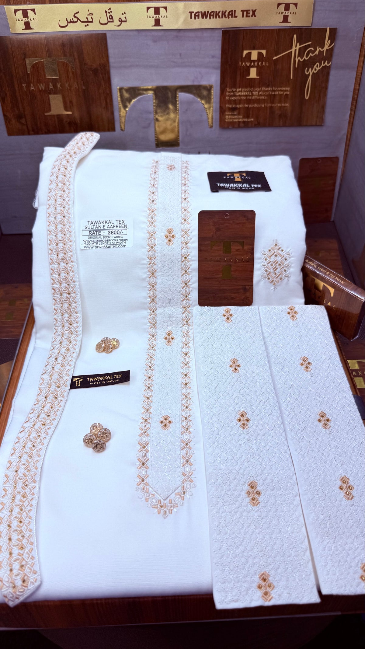 -SULTAN-E-AAFREEN BOSKI KING WHITE ADVANCE TARKASHI EMBROIDERY UNSTICHED KURTA SALWAR PATHANI (TAWAKKAL TEX)