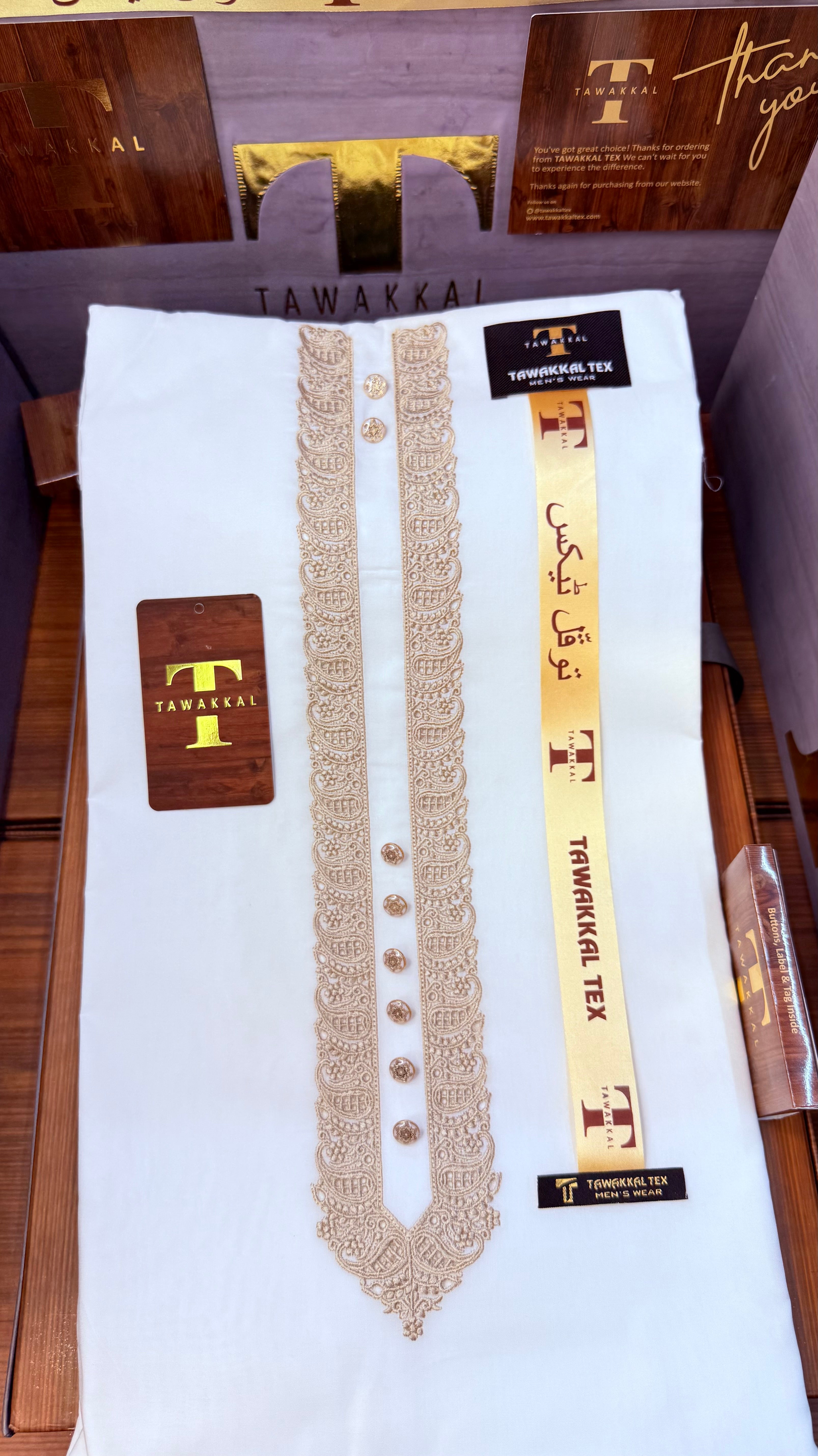 TABUR ORIGINAL CREAMY KASHMIRI IMPORTED KURTA SALWAR PATHANI.(EID SPECIAL IMPORTED KASHMIRI COLLECTION)