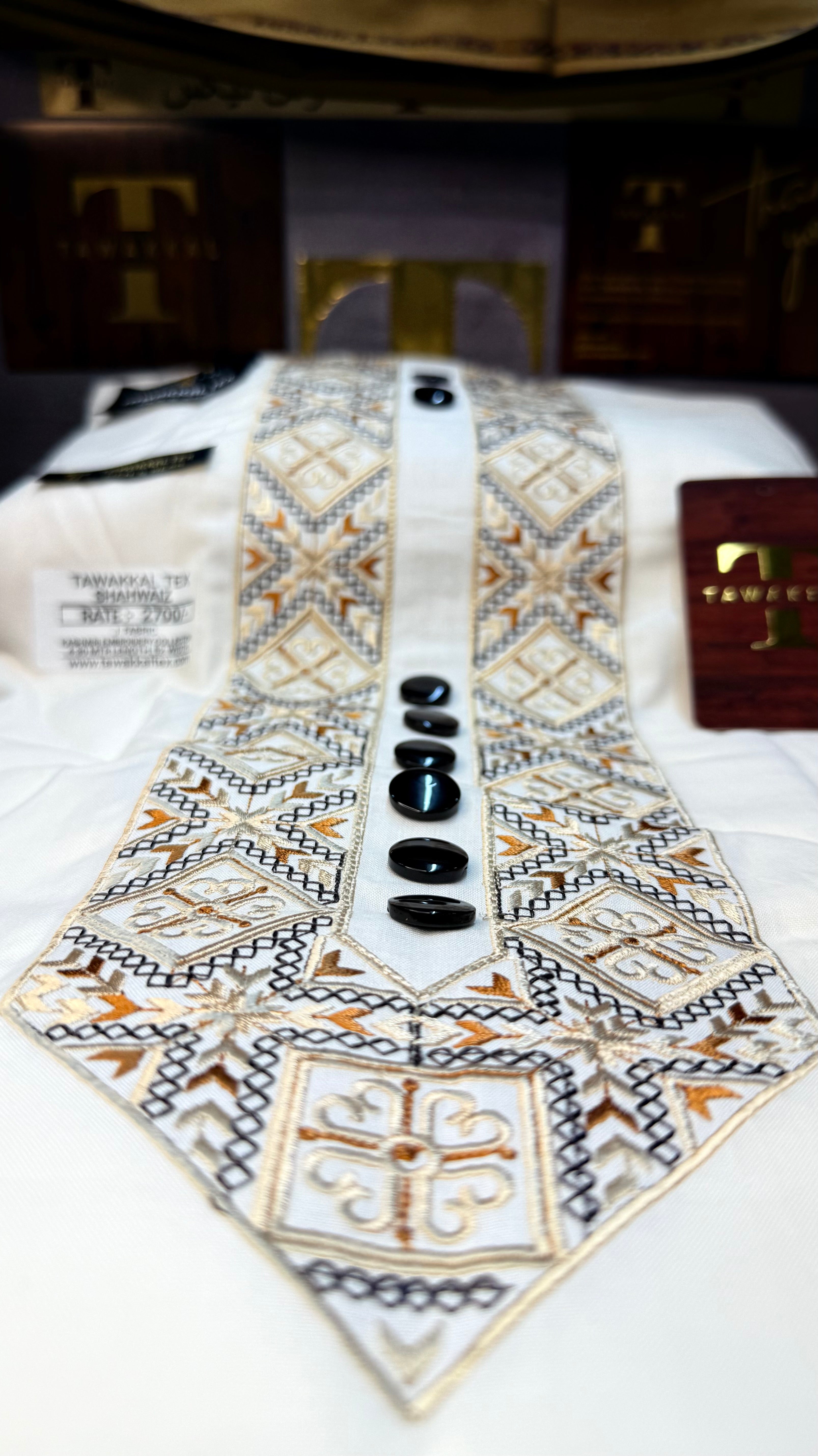 SHAHWAIZ IVORY NOIR 110-10 MULTI COLOUR KASHMIRI EMBROIDERY UNSTICHED FULL KURTA SALWAR PATHANI (J. FABRIC IMPORTED) “Pics are clicked in HD cameras. Original color may vary from mobile to mobile depending on your handset. – Tawakkal Tex”