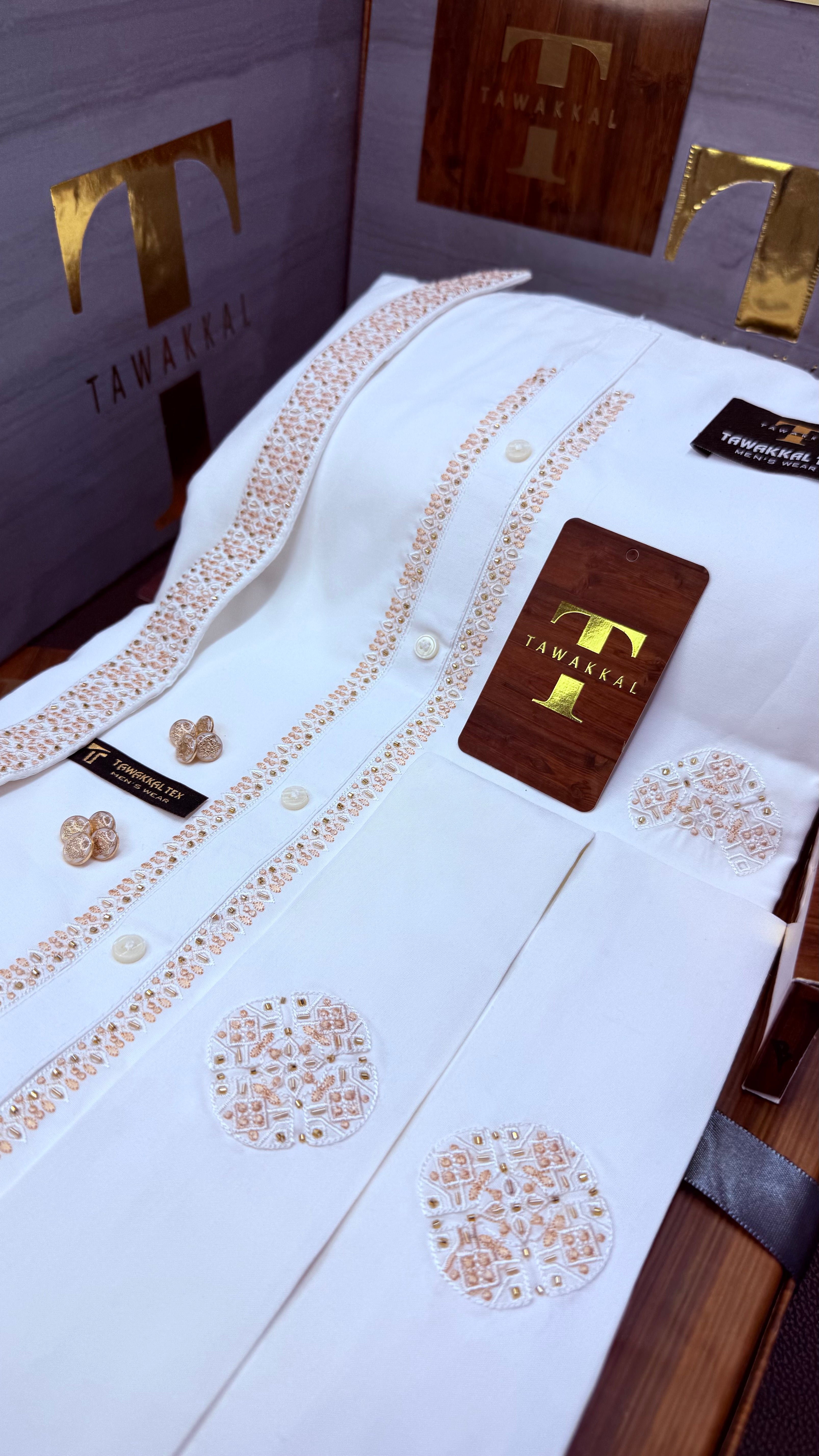 -SHAHENSHAH BOSKI WHITE ADVANCE TARKASHI EMBROIDERY UNSTICHED KURTA SALWAR PATHANI (TAWAKKAL TEX)