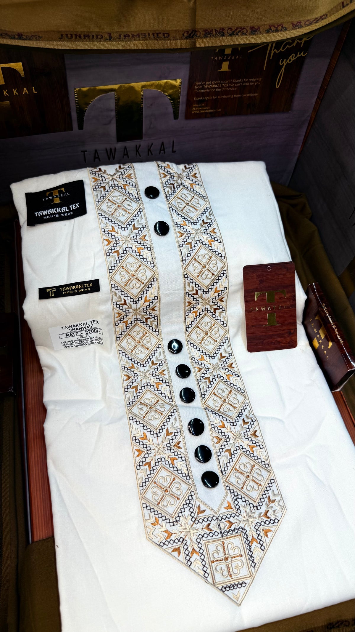 SHAHWAIZ IVORY NOIR 110-10 MULTI COLOUR KASHMIRI EMBROIDERY UNSTICHED FULL KURTA SALWAR PATHANI (J. FABRIC IMPORTED) “Pics are clicked in HD cameras. Original color may vary from mobile to mobile depending on your handset. – Tawakkal Tex”