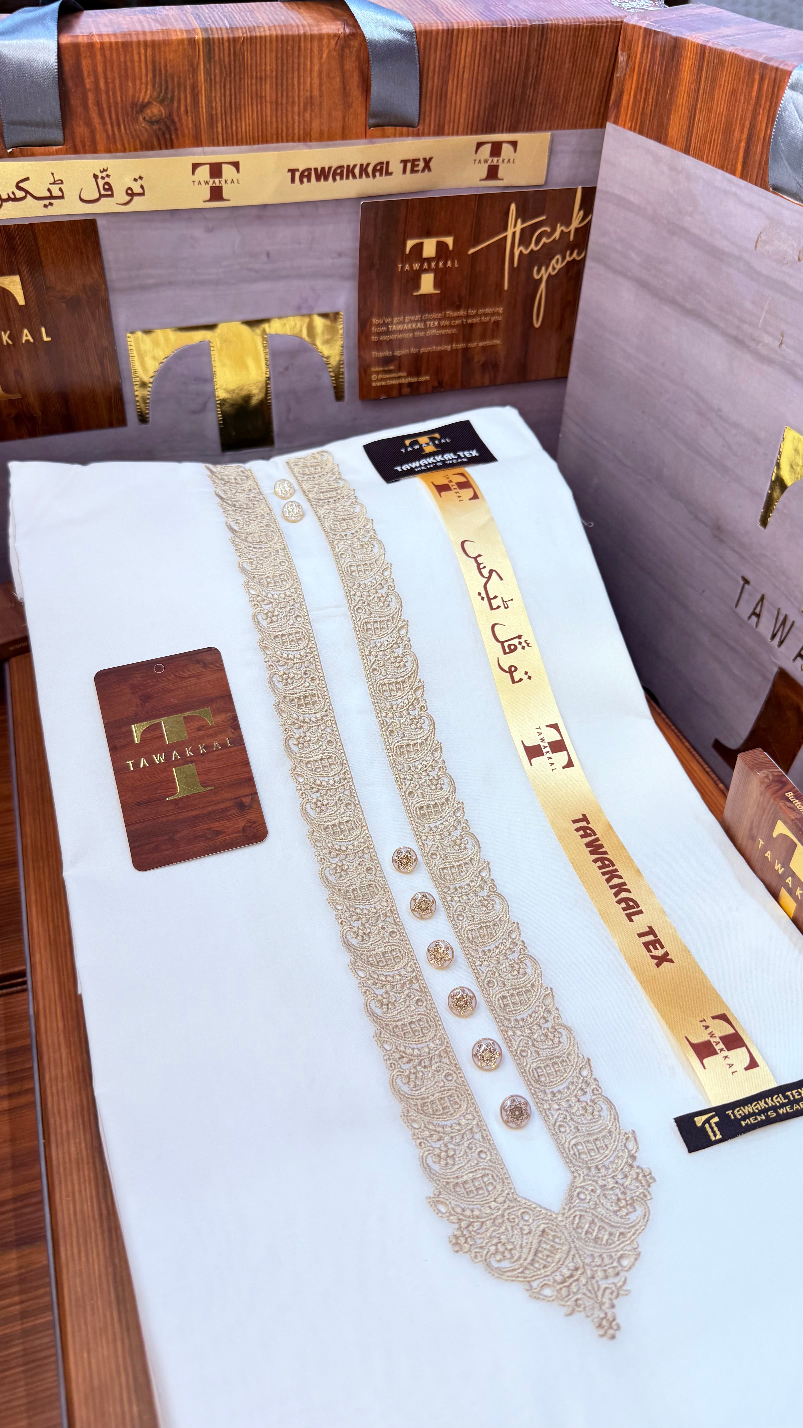 TABUR ORIGINAL CREAMY KASHMIRI IMPORTED KURTA SALWAR PATHANI.(EID SPECIAL IMPORTED KASHMIRI COLLECTION)