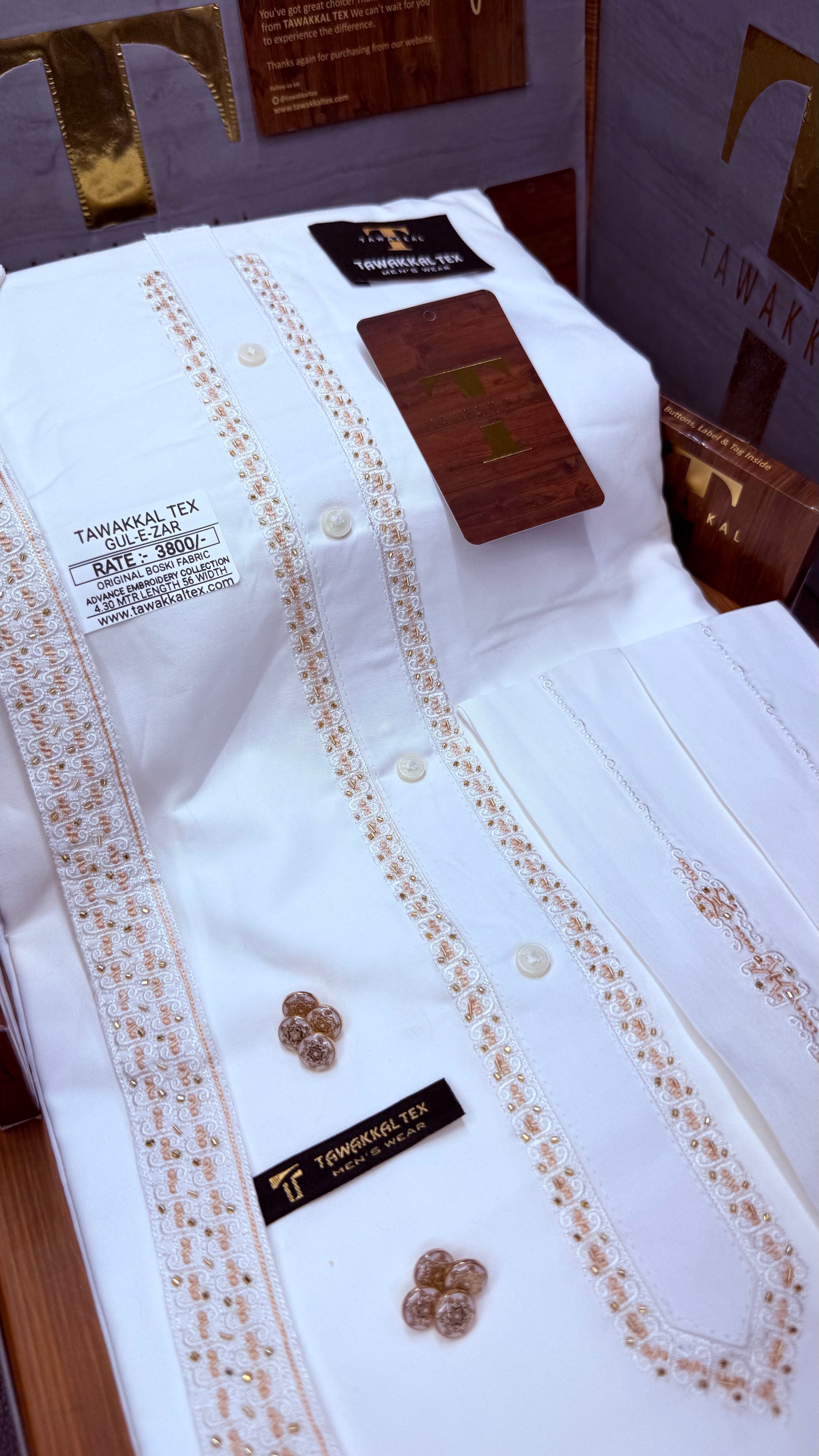 -GUL-E-ZAR BOSKI KING WHITE ADVANCE TARKASHI EMBROIDERY UNSTICHED KURTA SALWAR PATHANI (TAWAKKAL TEX)