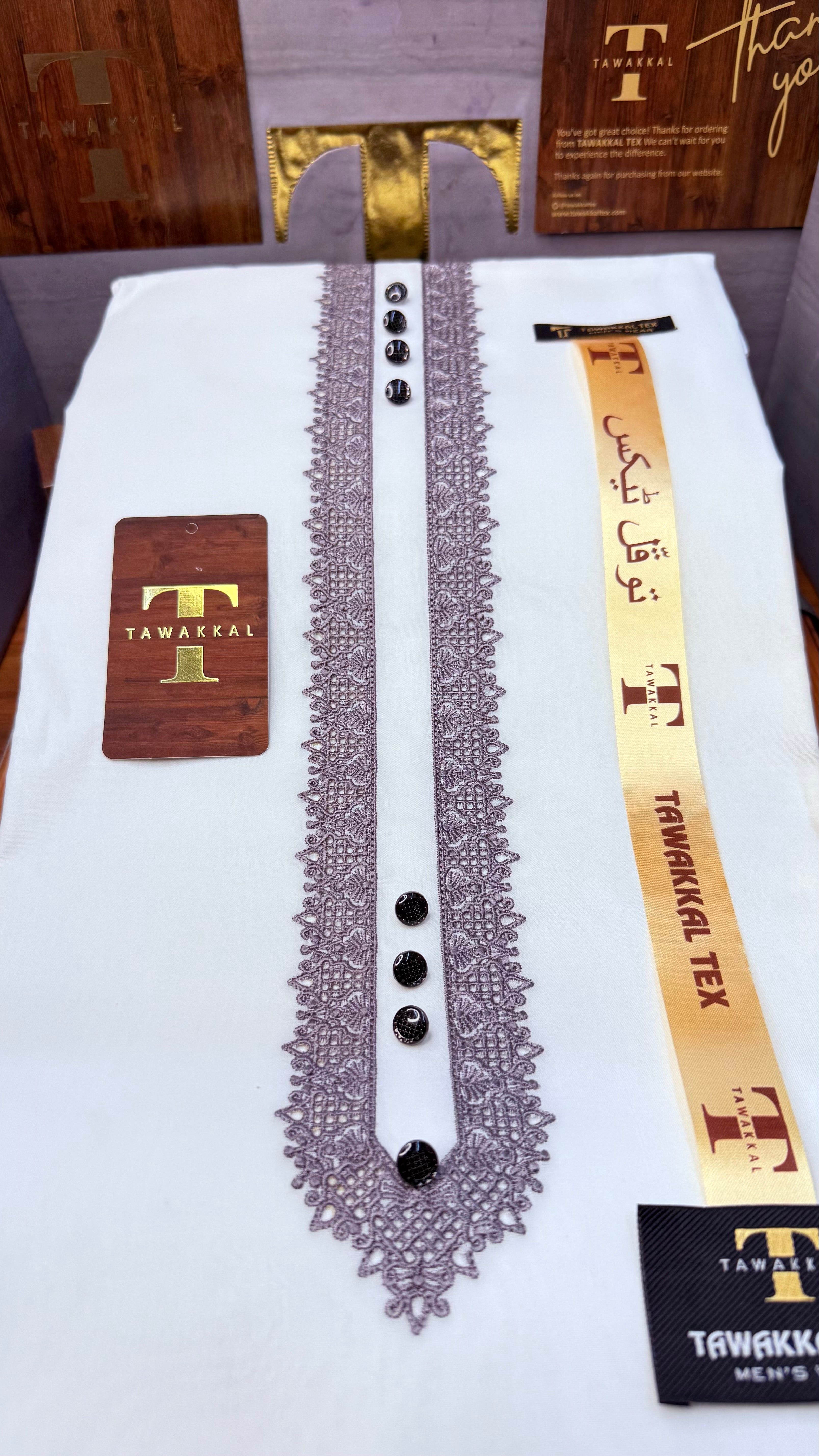 BADAR ORIGINAL GREY KASHMIRI IMPORTED KURTA SALWAR PATHANI.(WITH AQ365 PERFUME FREE)