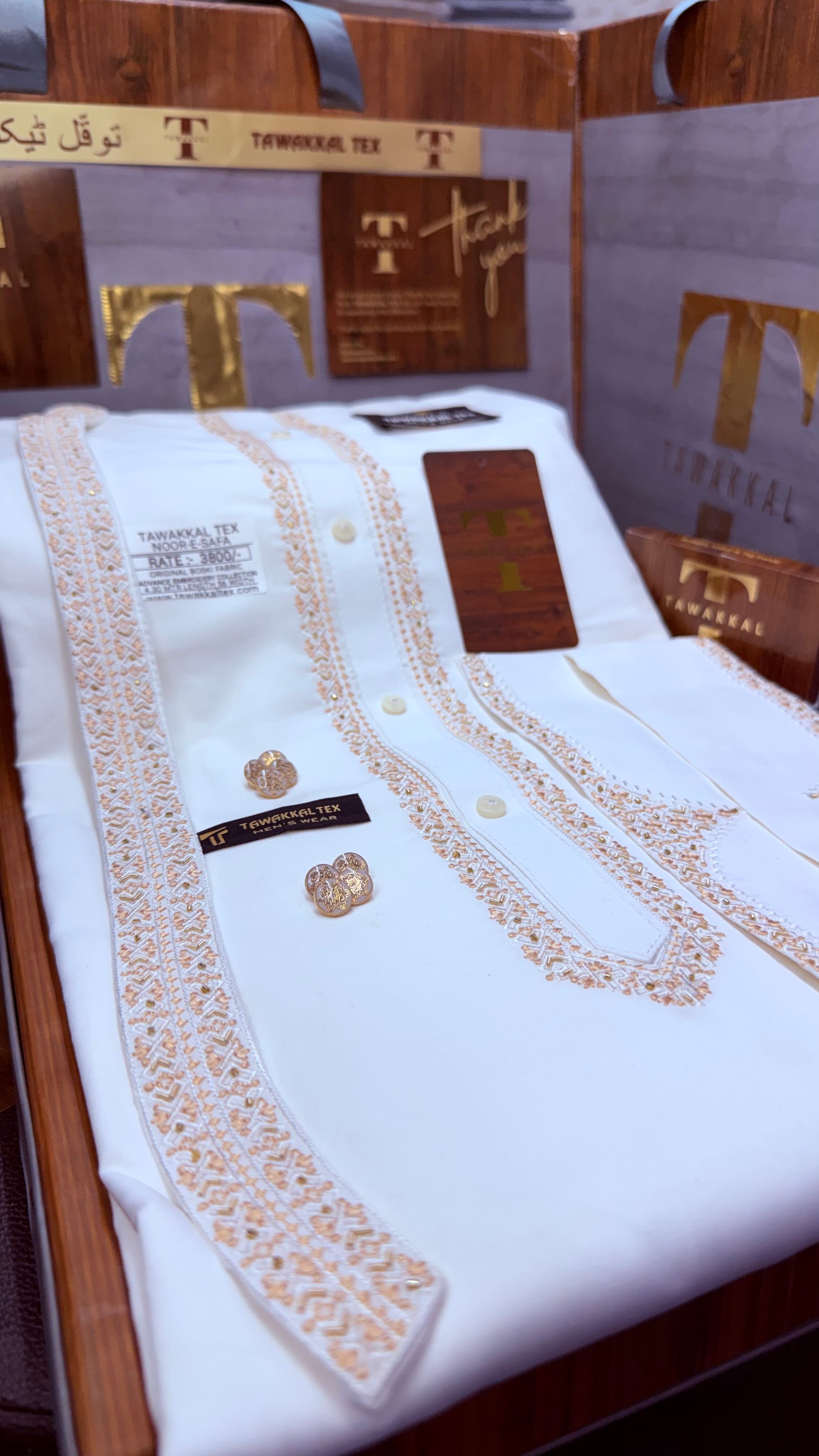 -NOOR-E-SAFA BOSKI KING WHITE ADVANCE TARKASHI EMBROIDERY UNSTICHED KURTA SALWAR PATHANI (TAWAKKAL TEX)