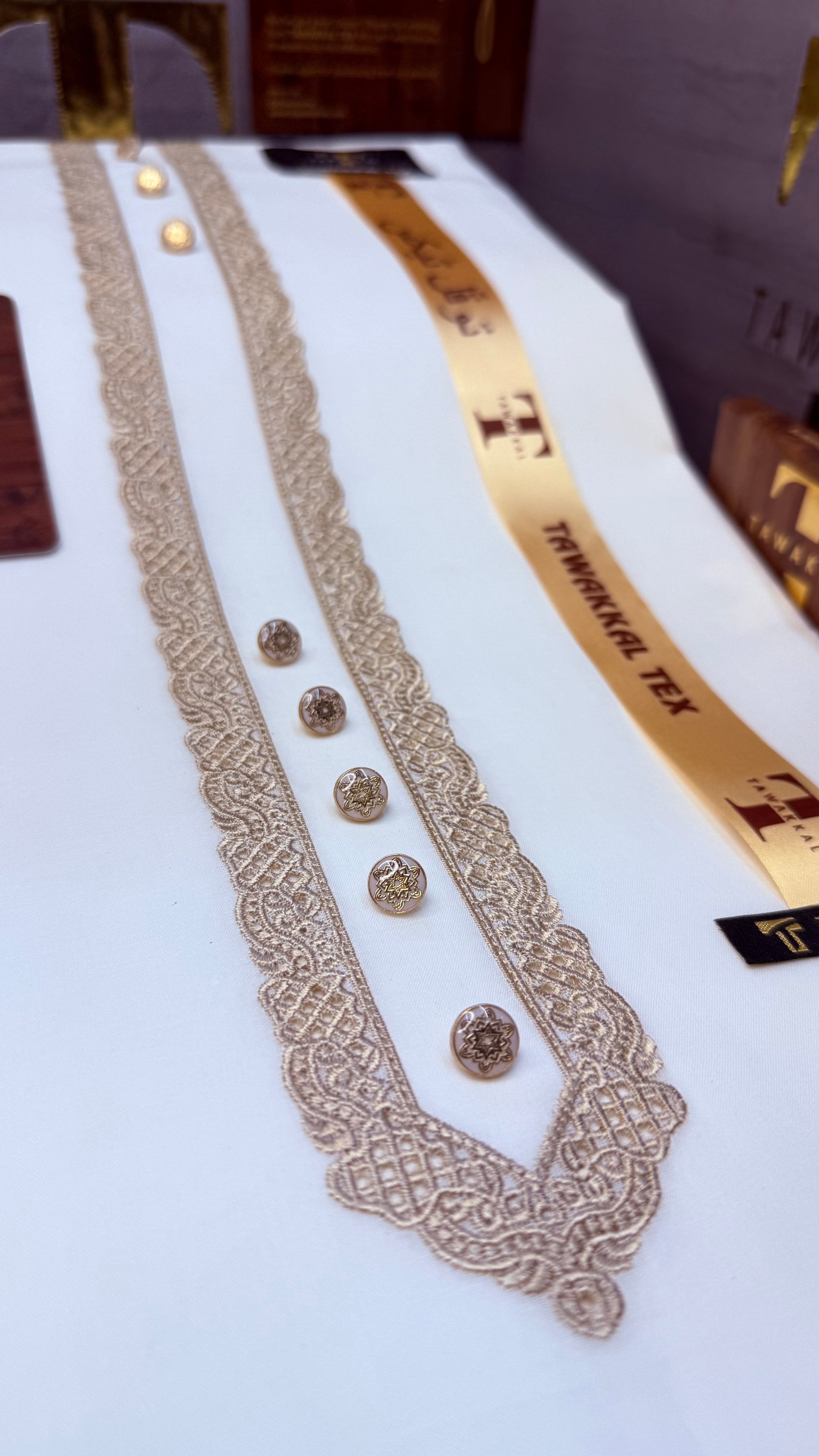 -AZLAAN ORIGINAL CREAMY KASHMIRI IMPORTED KURTA SALWAR PATHANI.(WITH AQ365 PERFUME FREE)