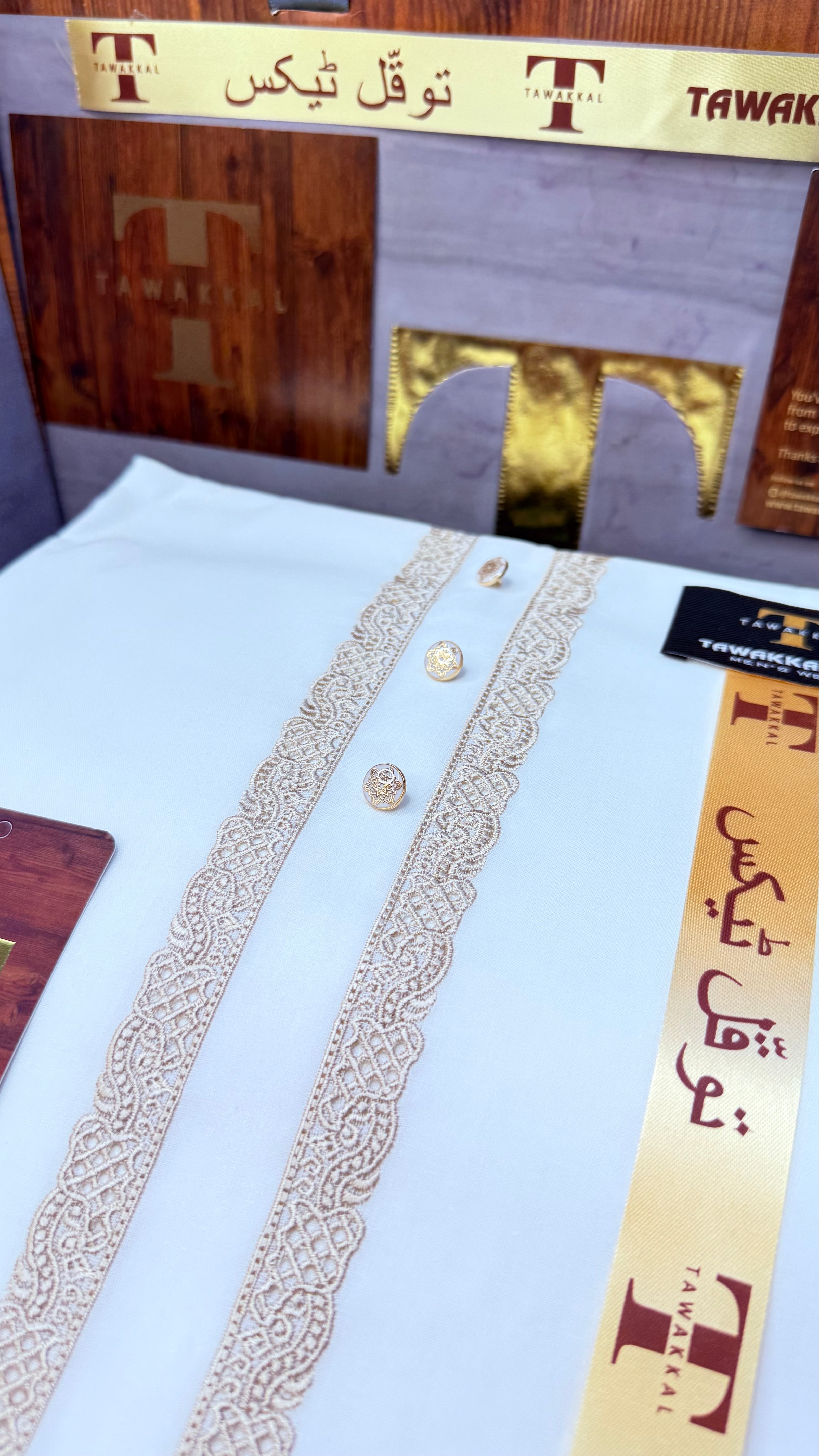 -AZLAAN ORIGINAL CREAMY KASHMIRI IMPORTED KURTA SALWAR PATHANI.(WITH AQ365 PERFUME FREE)