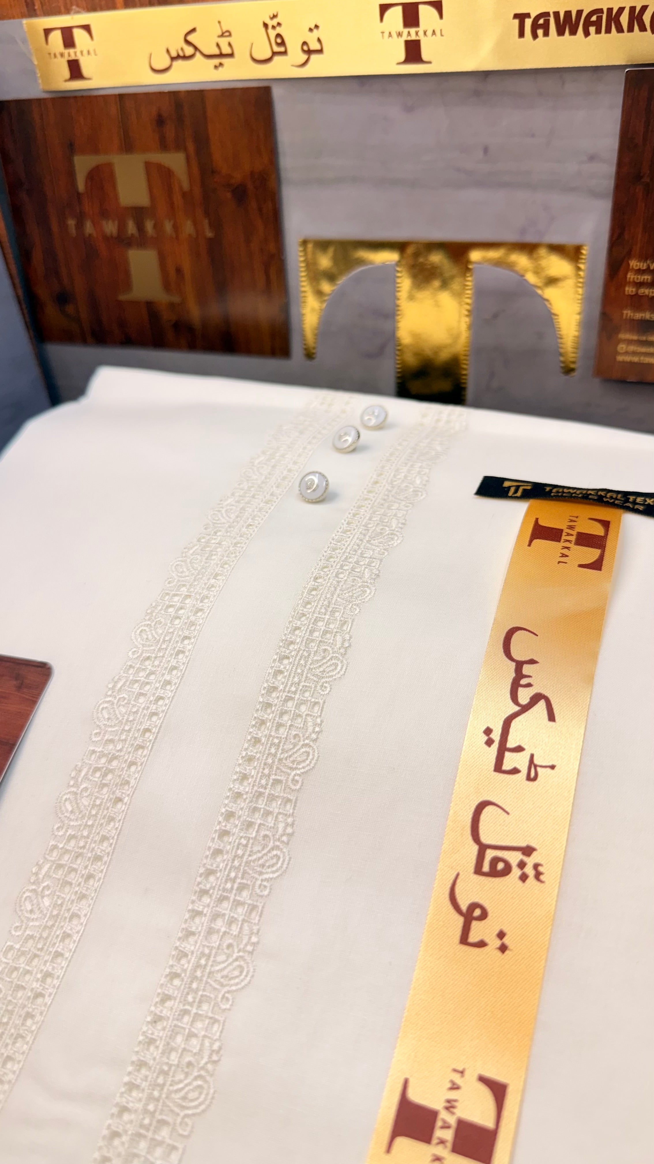 -ABROO BORING EMBROIDERY LAWN COTTON ( WITH AQ365 PERFUME FREE)