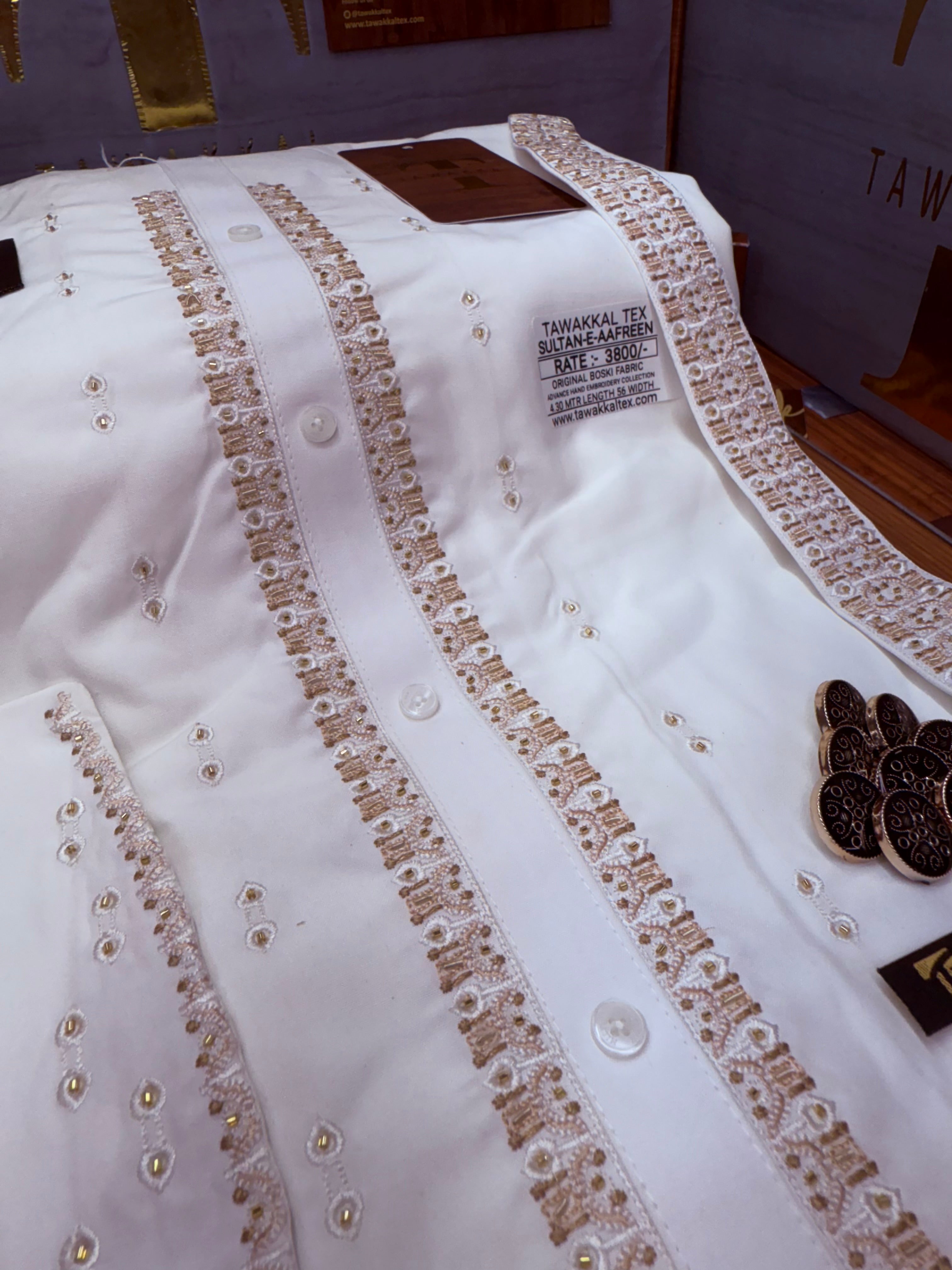 SULTAN-E-AAFREEN BOSKI WHITE MULTANI   ADVANCE TARKASHI HAND EMBROIDERY (TAWAKKAL TEX)