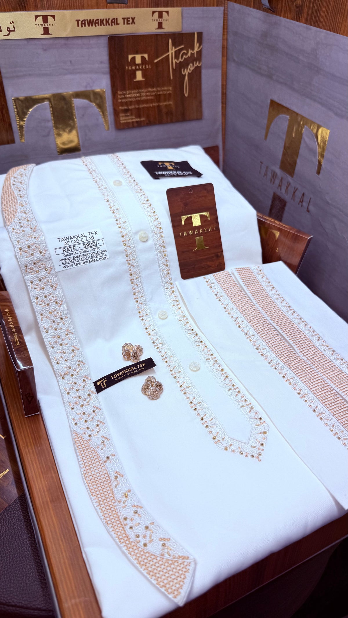 -AFTAB-E-ZAR BOSKI KING WHITE ADVANCE TARKASHI EMBROIDERY UNSTICHED KURTA SALWAR PATHANI (TAWAKKAL TEX)