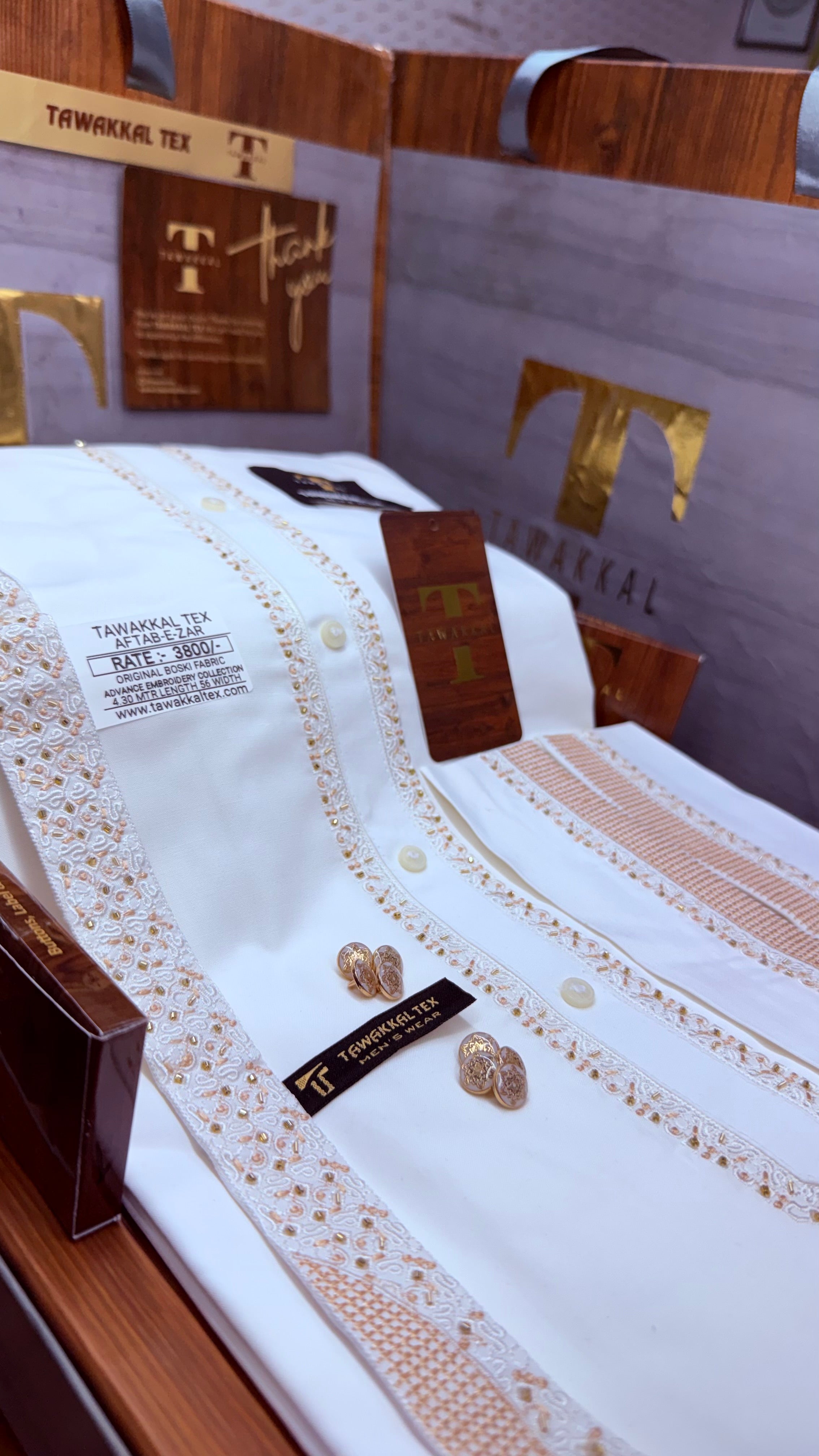 -AFTAB-E-ZAR BOSKI KING WHITE ADVANCE TARKASHI EMBROIDERY UNSTICHED KURTA SALWAR PATHANI (TAWAKKAL TEX)