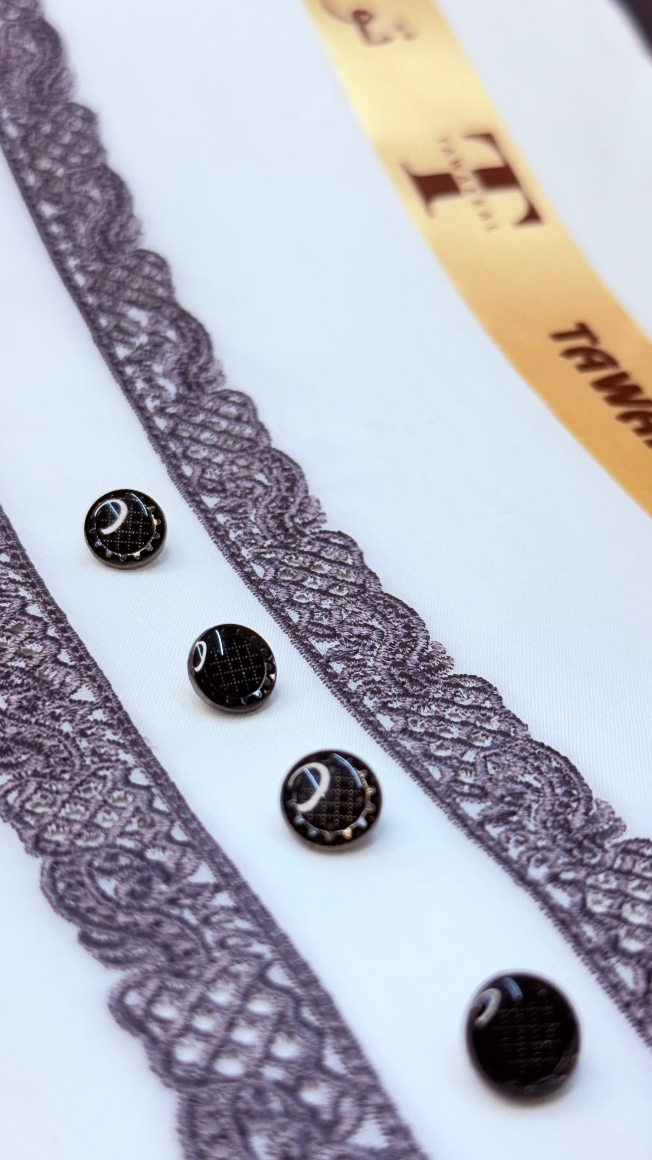 -AZLAAN ORIGINAL GREY KASHMIRI IMPORTED KURTA SALWAR PATHANI.(WITH AQ365 PERFUME FREE)