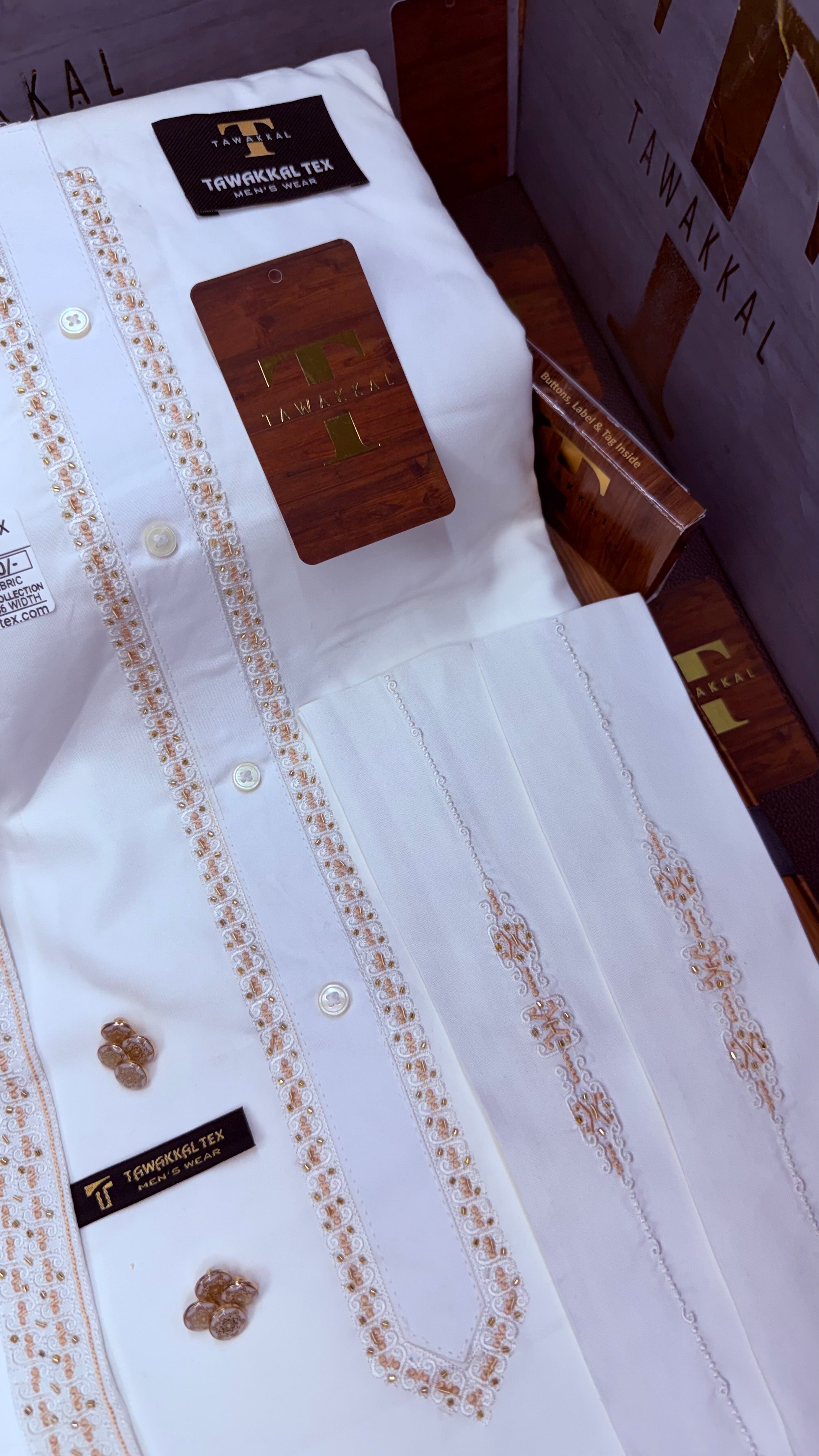 -GUL-E-ZAR BOSKI KING WHITE ADVANCE TARKASHI EMBROIDERY UNSTICHED KURTA SALWAR PATHANI (TAWAKKAL TEX)