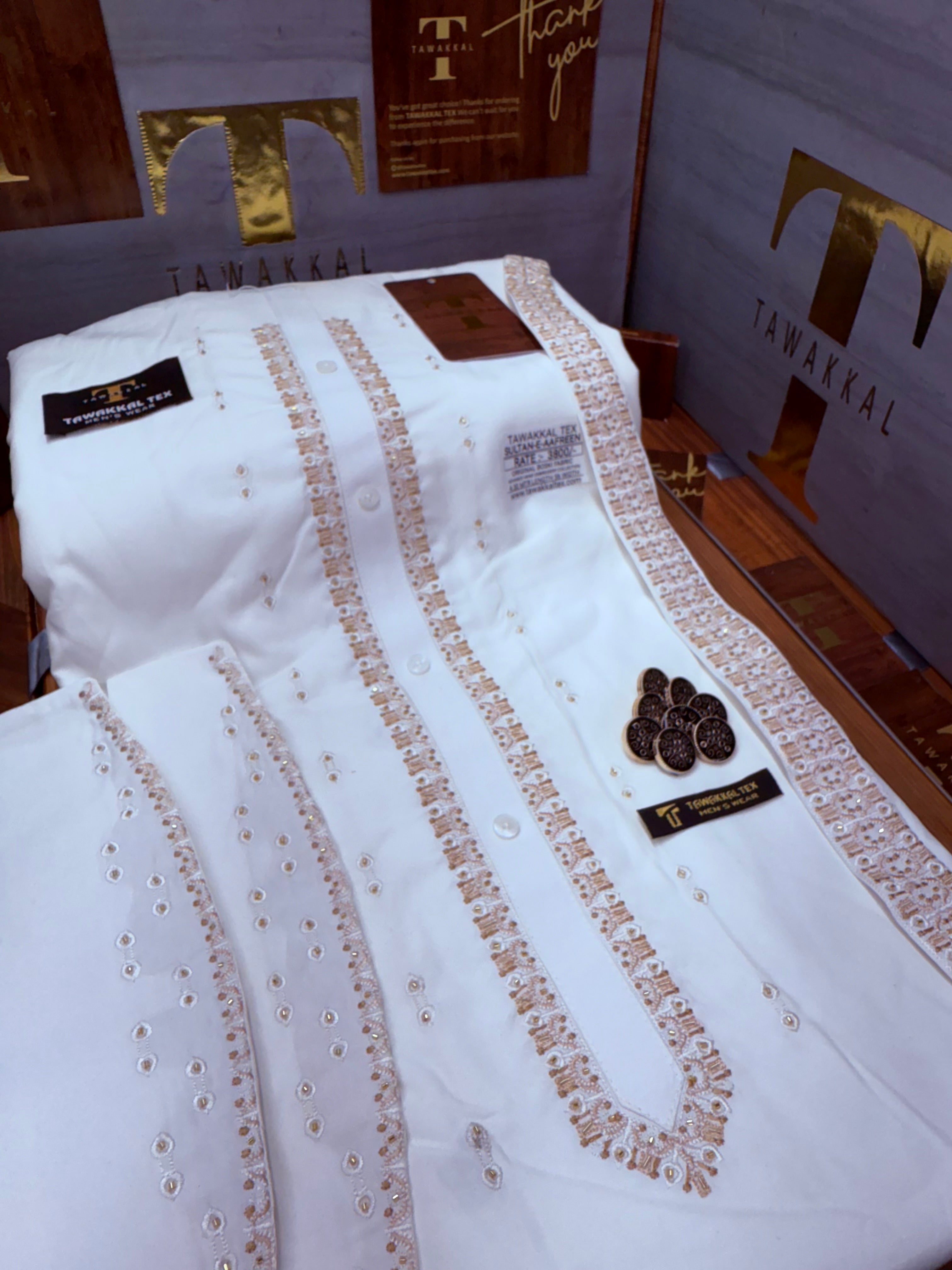 SULTAN-E-AAFREEN BOSKI WHITE MULTANI   ADVANCE TARKASHI HAND EMBROIDERY (TAWAKKAL TEX)