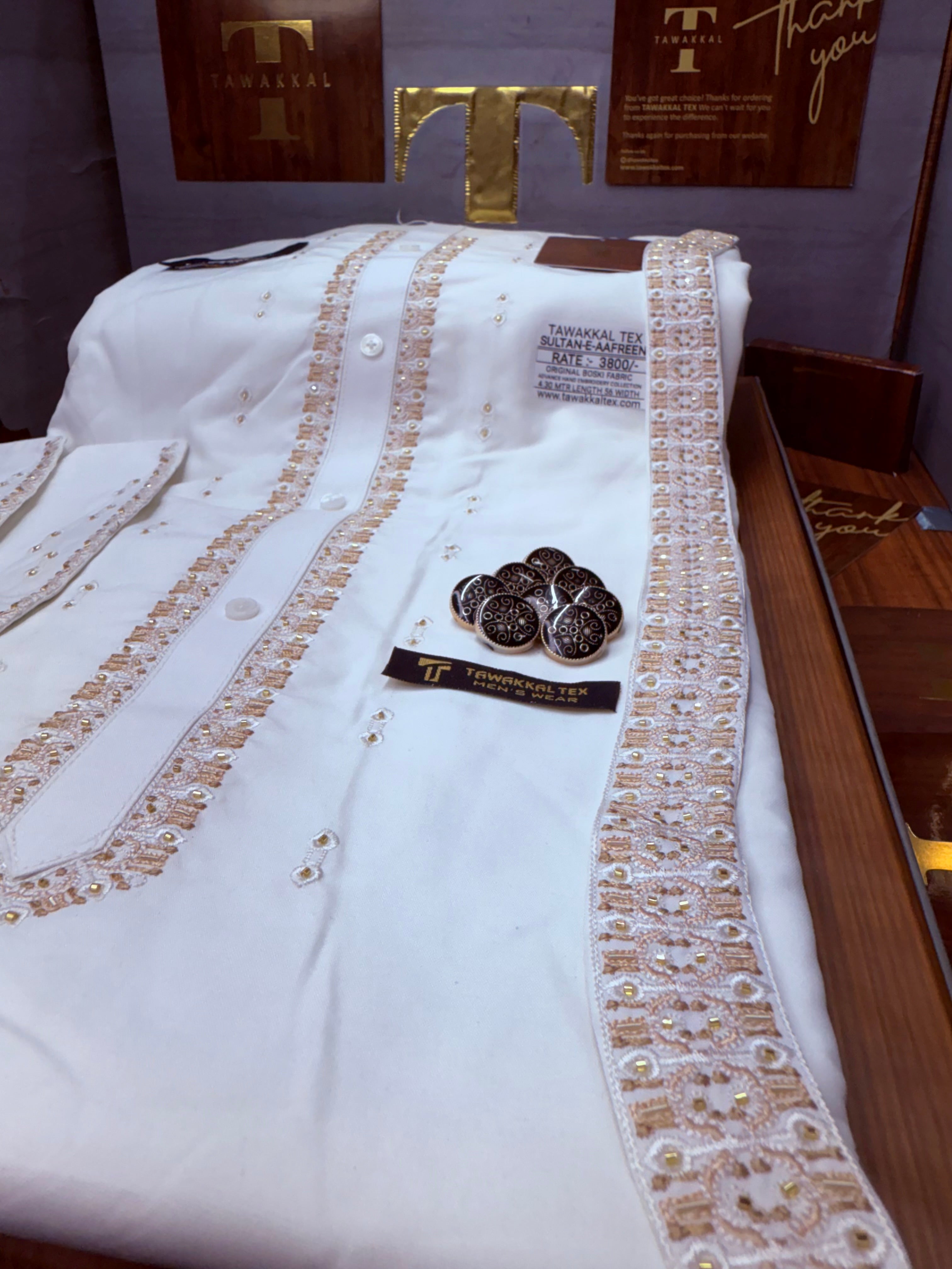 SULTAN-E-AAFREEN BOSKI WHITE MULTANI   ADVANCE TARKASHI HAND EMBROIDERY (TAWAKKAL TEX)