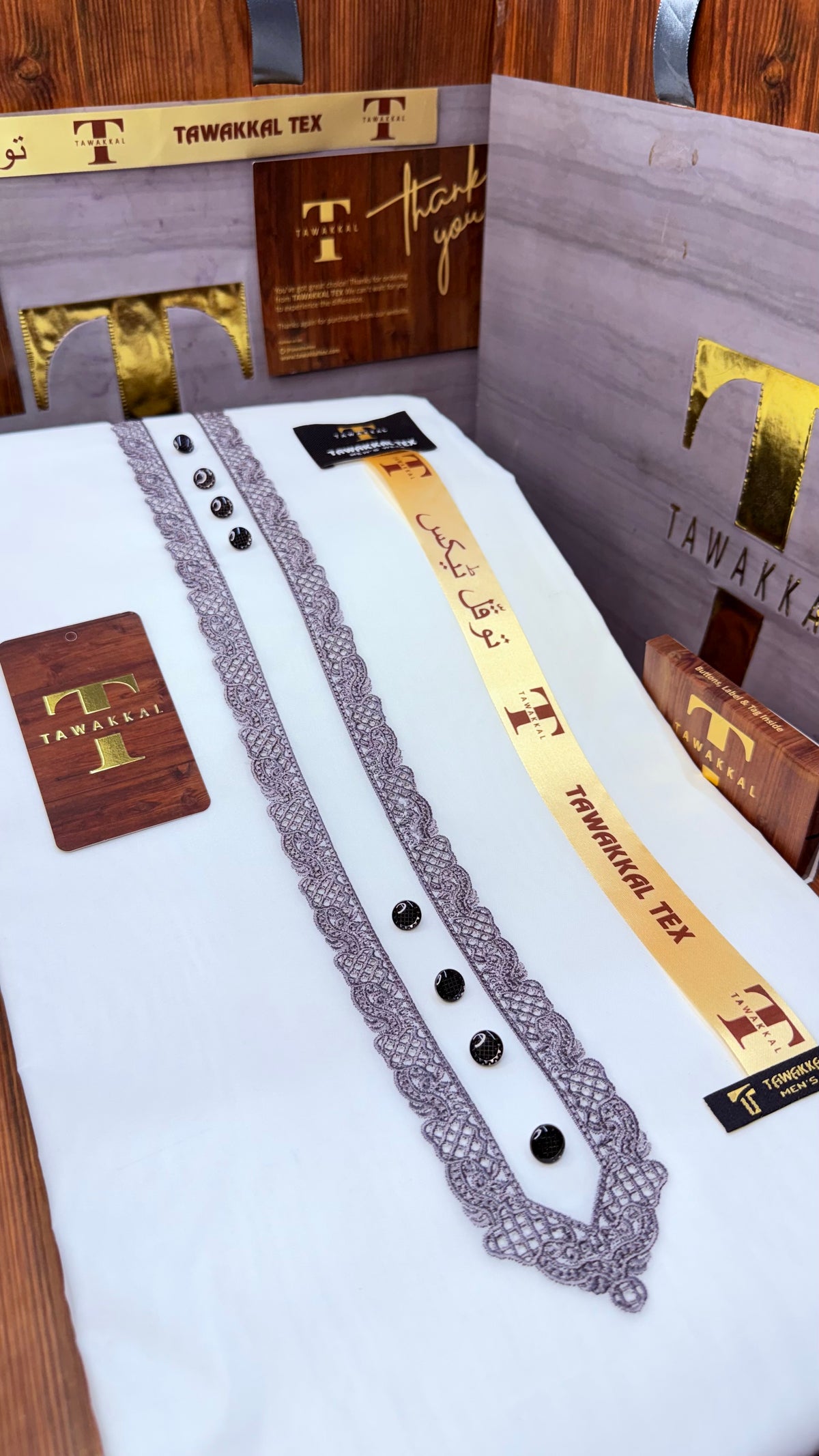 -AZLAAN ORIGINAL GREY KASHMIRI IMPORTED KURTA SALWAR PATHANI.(WITH AQ365 PERFUME FREE)