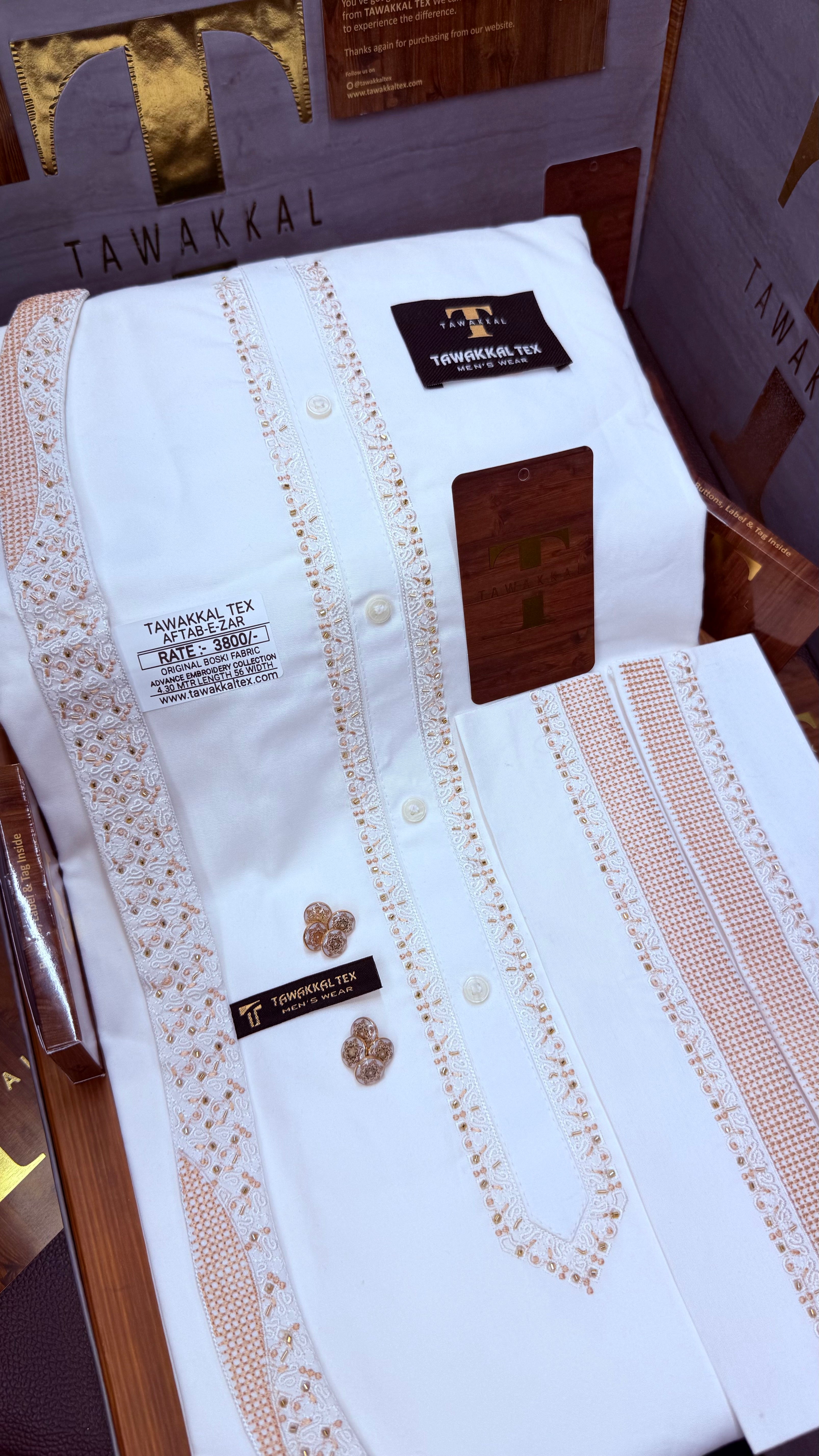 -AFTAB-E-ZAR BOSKI KING WHITE ADVANCE TARKASHI EMBROIDERY UNSTICHED KURTA SALWAR PATHANI (TAWAKKAL TEX)