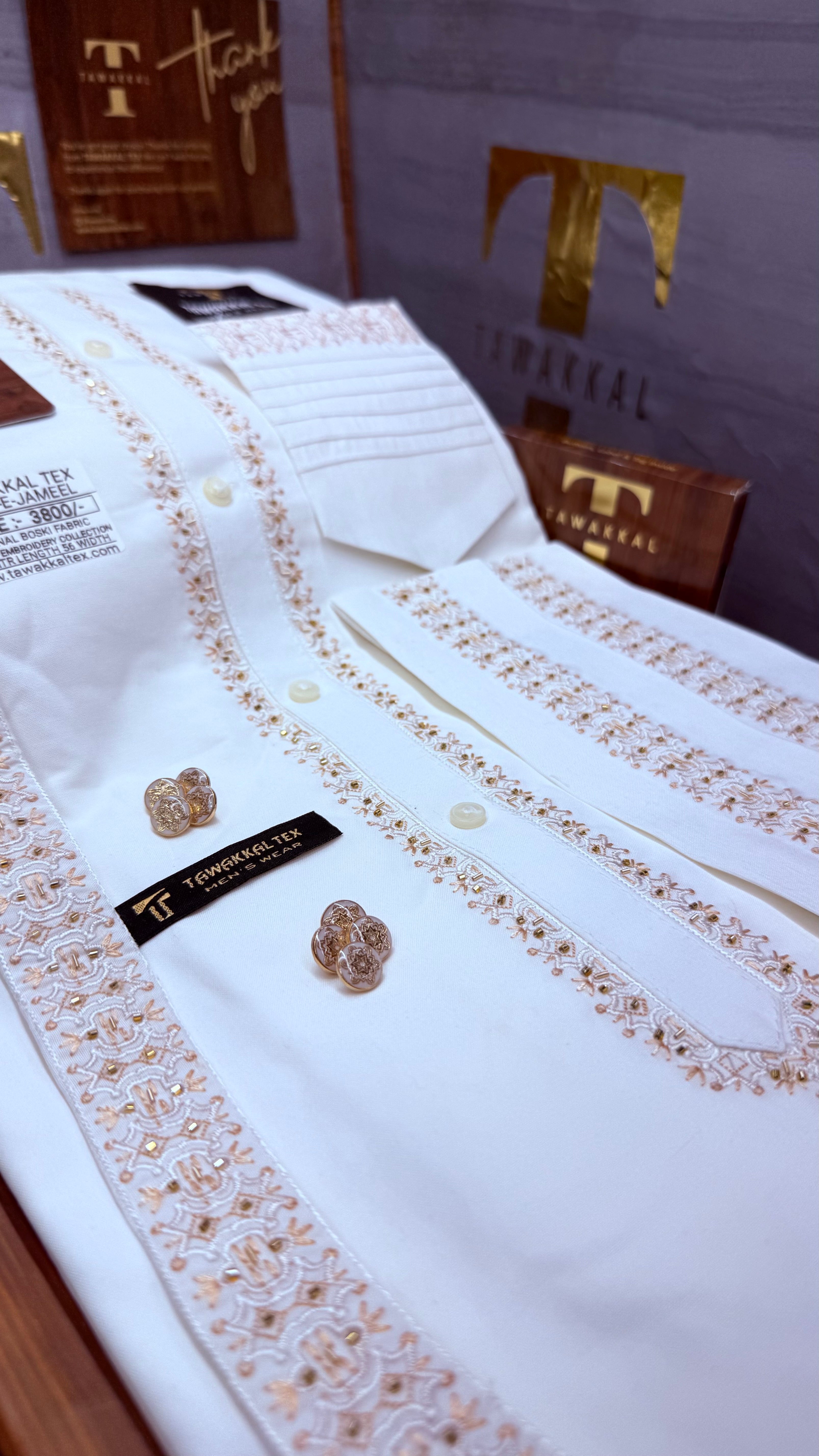 BOSKI KING WHITE -SHAH-E-JAMEEL  ADVANCE TARKASHI EMBROIDERY UNSTICHED KURTA SALWAR PATHANI (TAWAKKAL TEX)